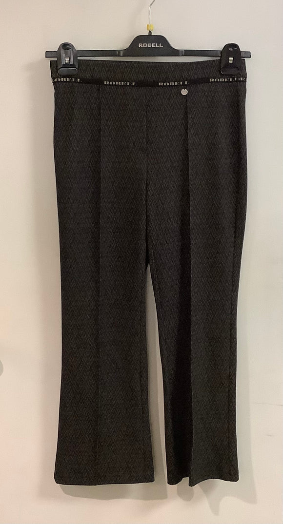 Black/Tan Chevron Print, Super Soft Joella Straight Leg, Pull-On Pant by Robell.
