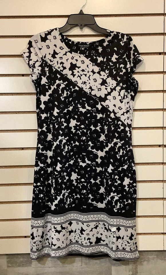 Black/White Floral Print Cap Sleeve Dress w/Round Neck and Border Print by Tango Mango.